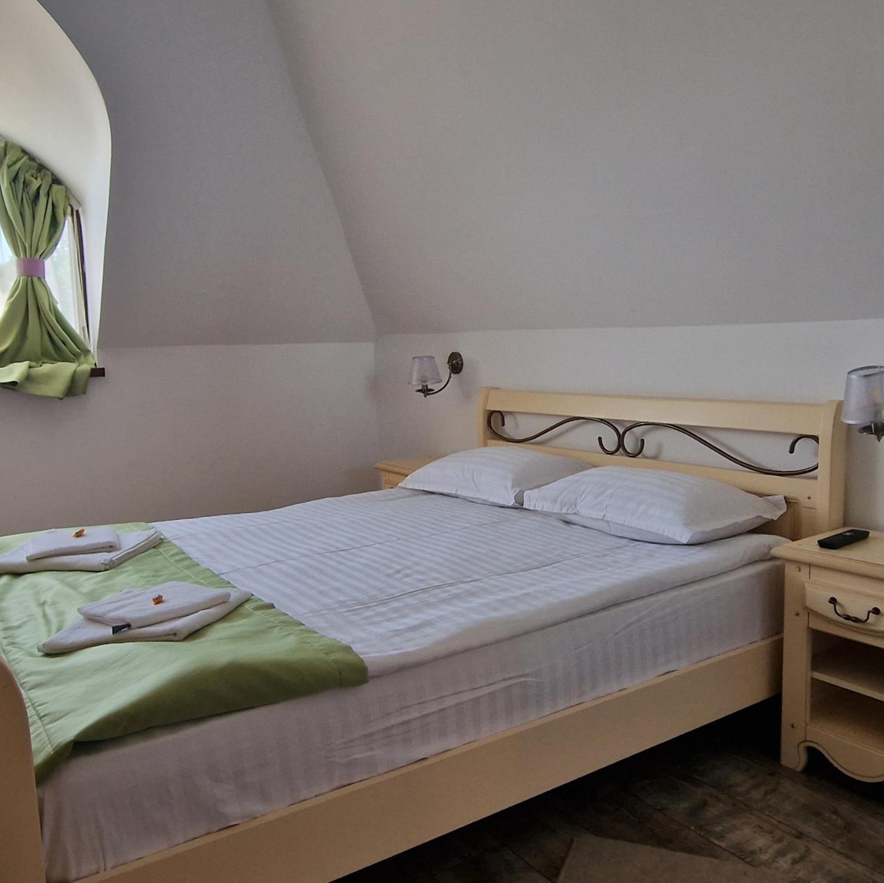 Provence Suceava Hotel Luaran gambar