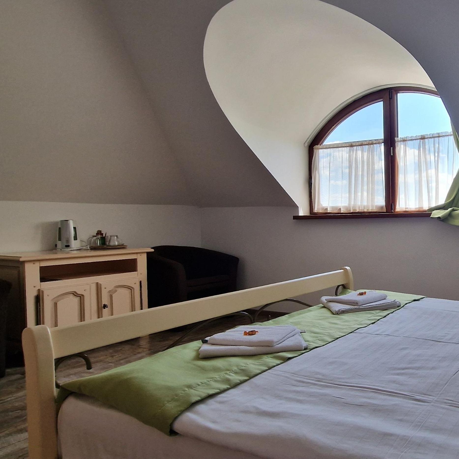 Provence Suceava Hotel Luaran gambar