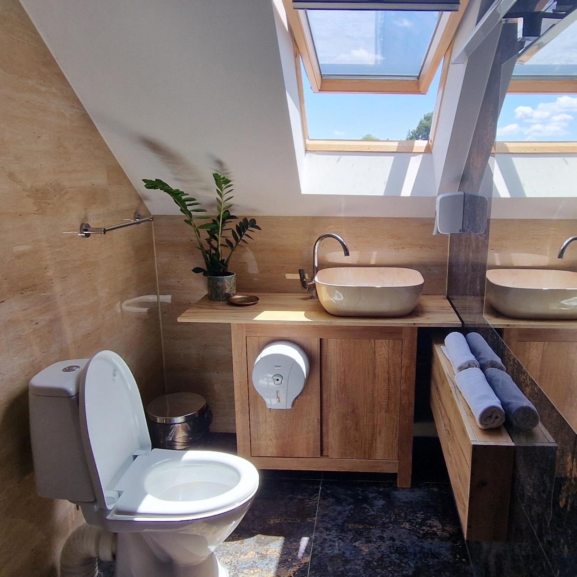 Provence Suceava Hotel Luaran gambar