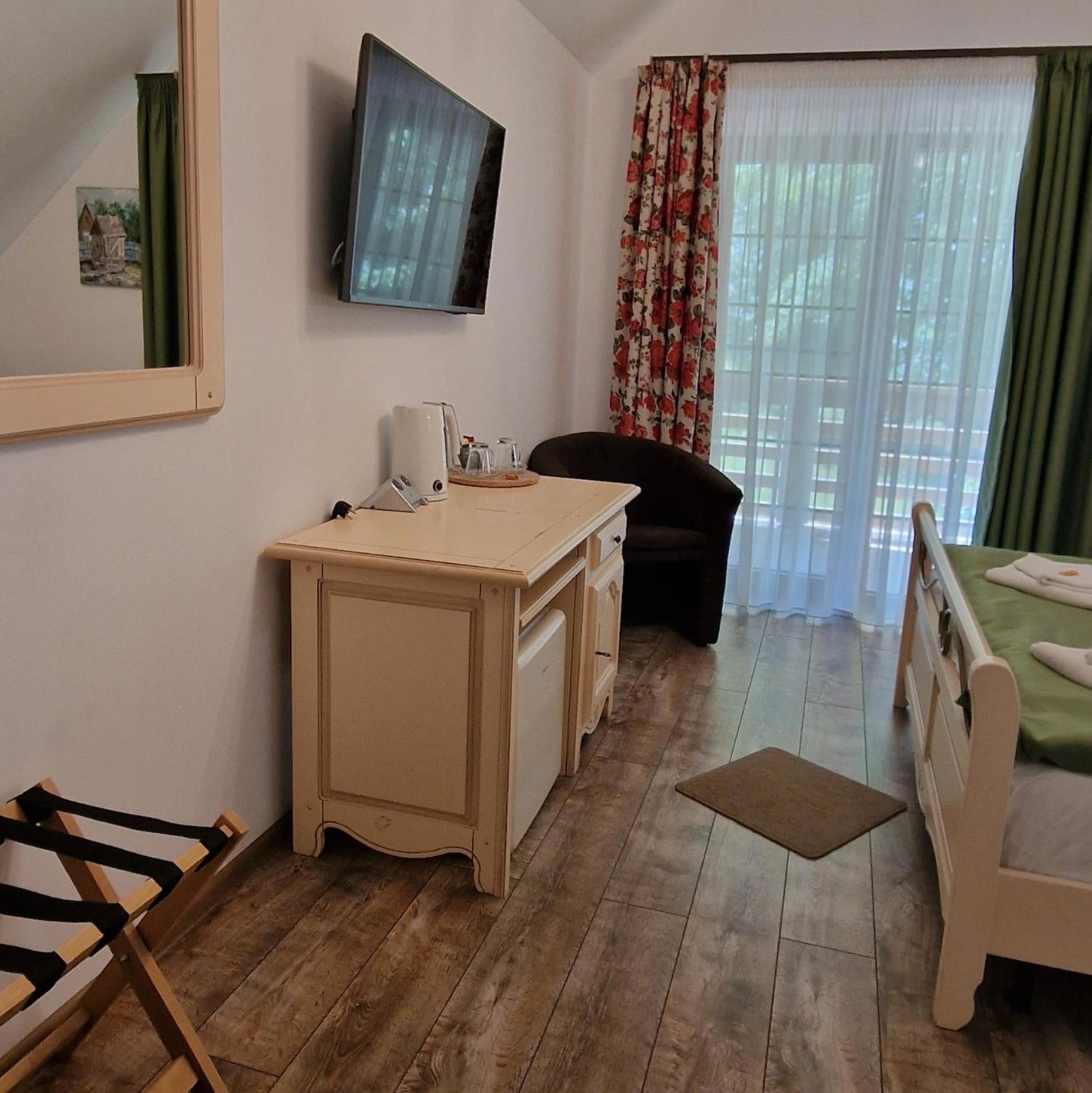 Provence Suceava Hotel Luaran gambar