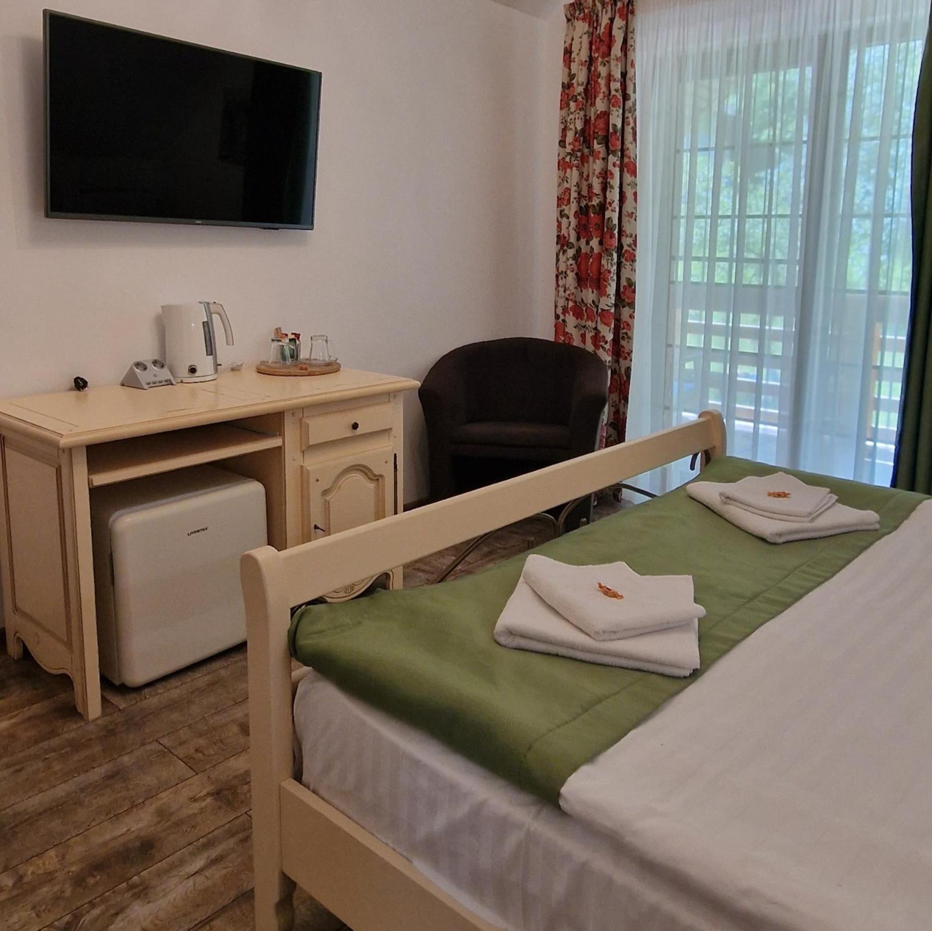 Provence Suceava Hotel Luaran gambar