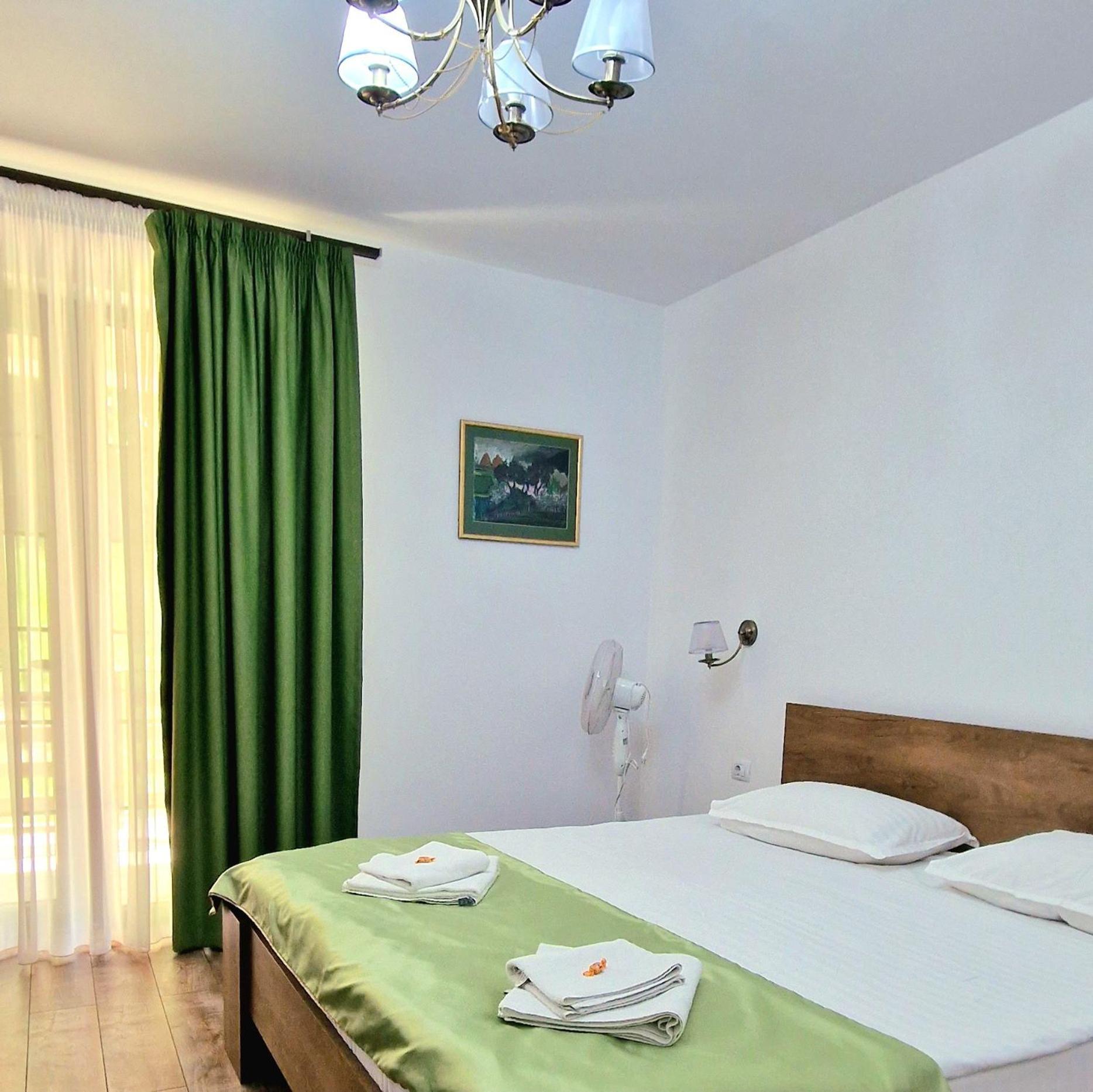 Provence Suceava Hotel Luaran gambar